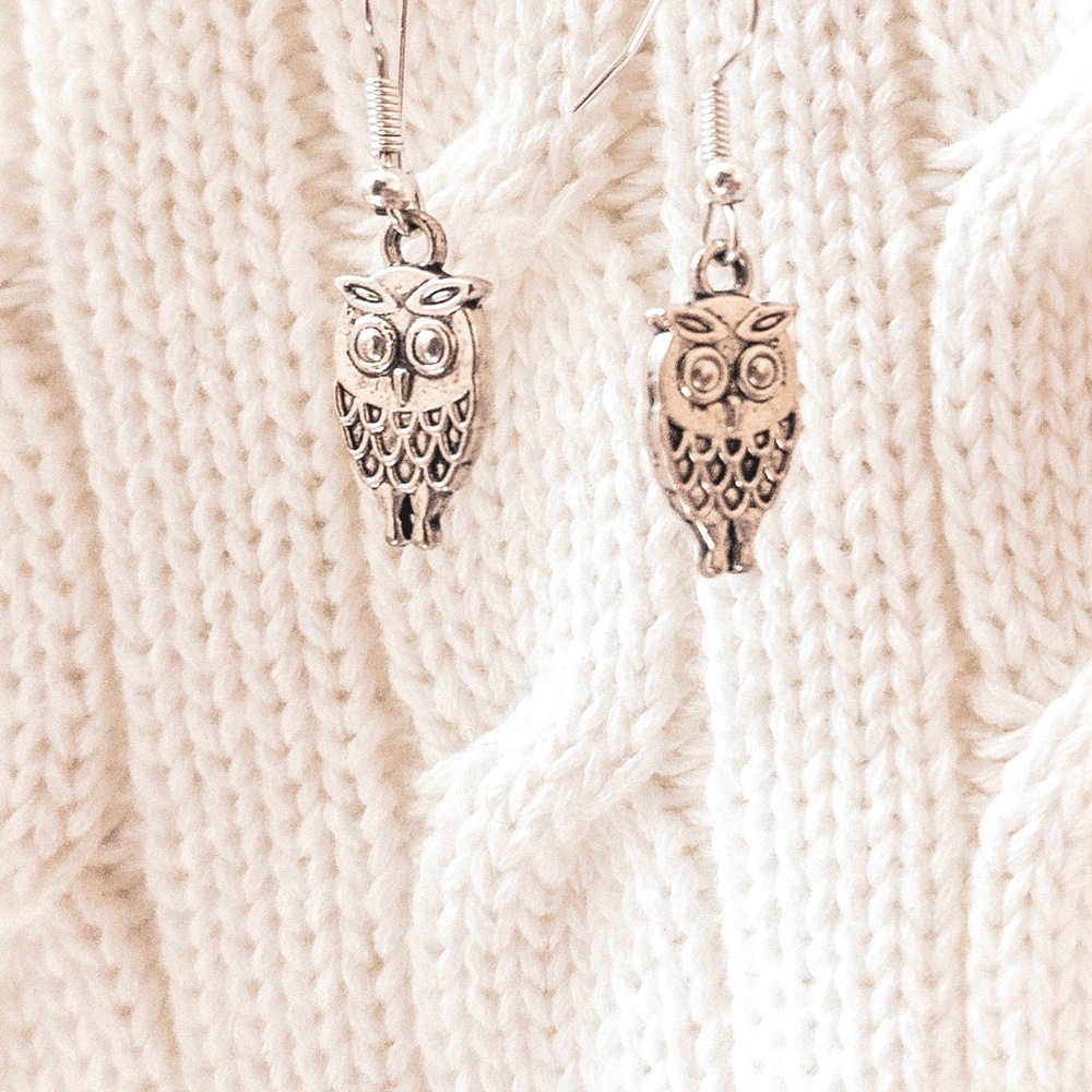 Owl earrings silver plated.